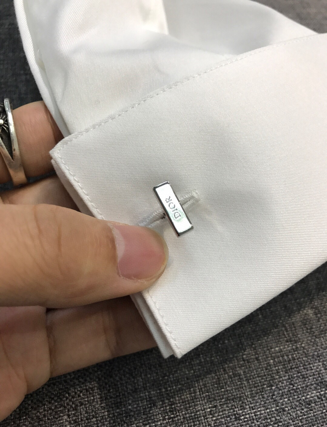 【新品】CD.HOMME家族男士时装款袖扣正装商务休闲长袖衬衫，香港洋行渠道货，重磅级品鉴奢华之物，高级