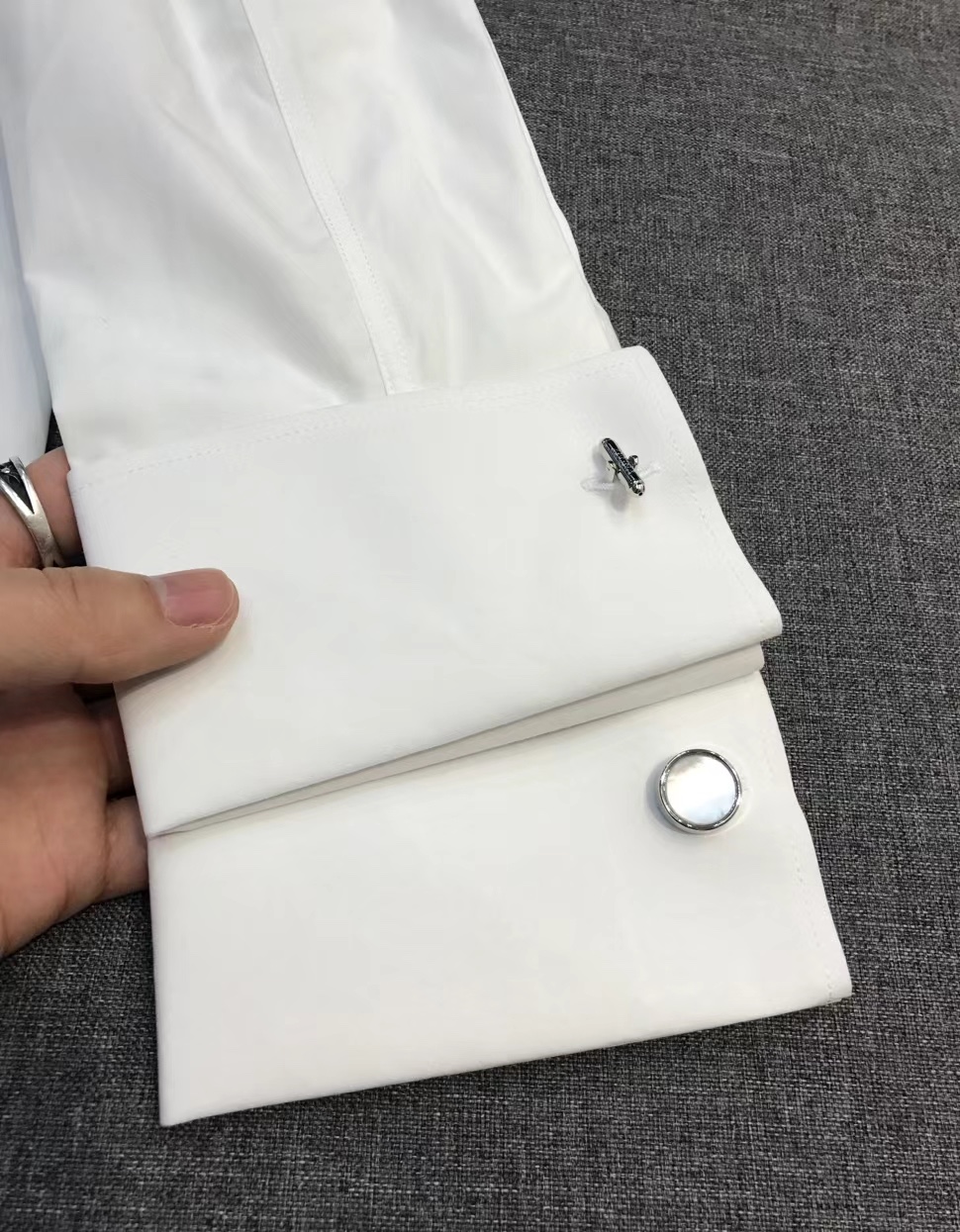 【新品-EZ家族男士高端商务正装休闲袖扣款长袖衬衫，顶级香港洋行货，纯血统品质，葡萄牙代工出品，26年官