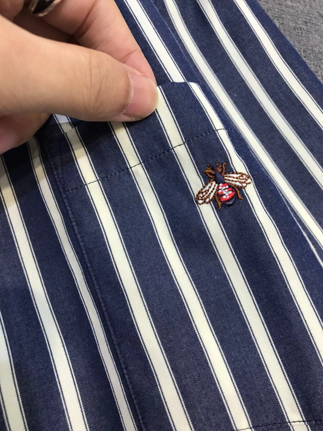 【新品】-Gu家族男士高端时装款条纹长袖衬衫，香港洋行渠道货，26年早春新品，经典明星级单品，广告画册形