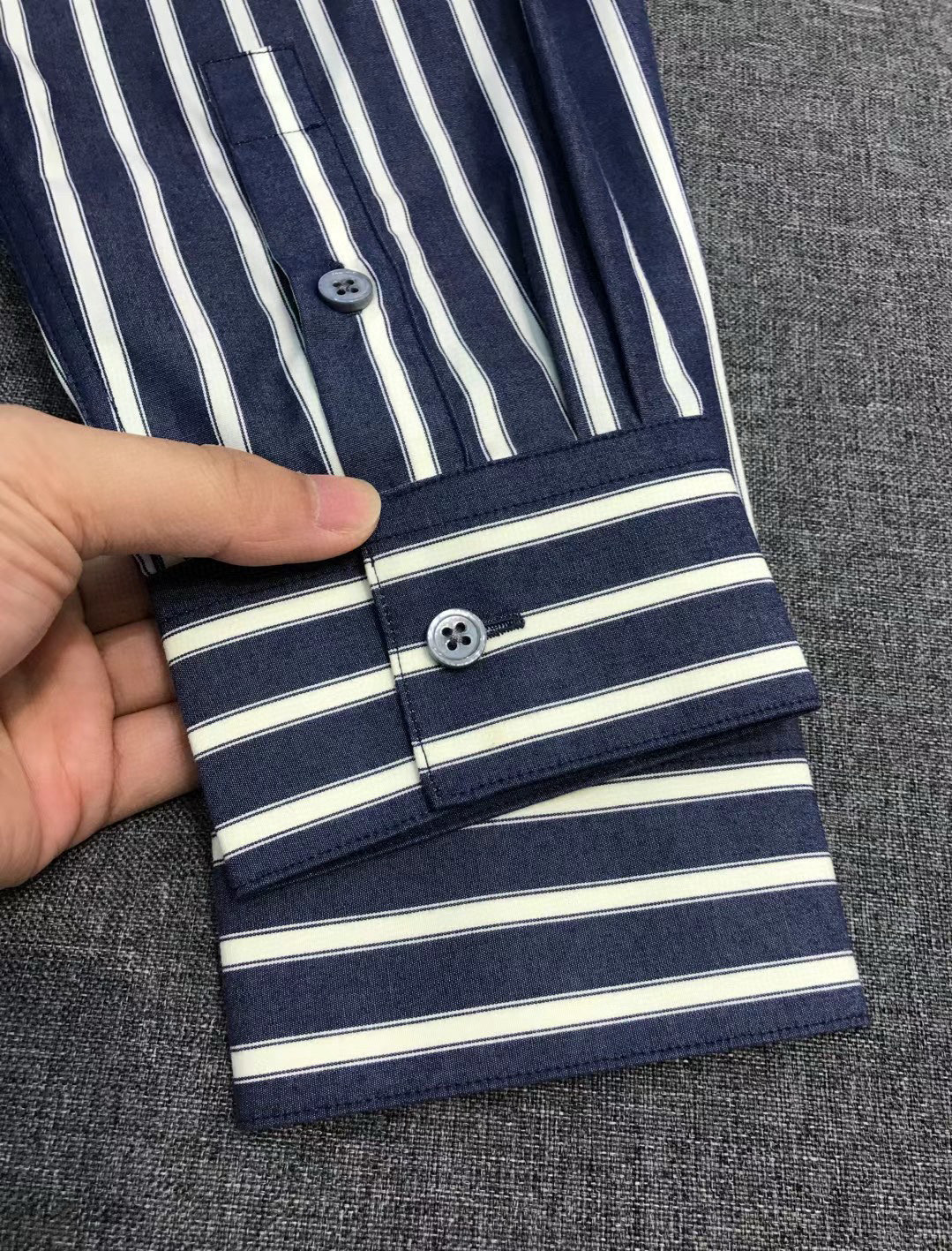 【新品】-Gu家族男士高端时装款条纹长袖衬衫，香港洋行渠道货，26年早春新品，经典明星级单品，广告画册形