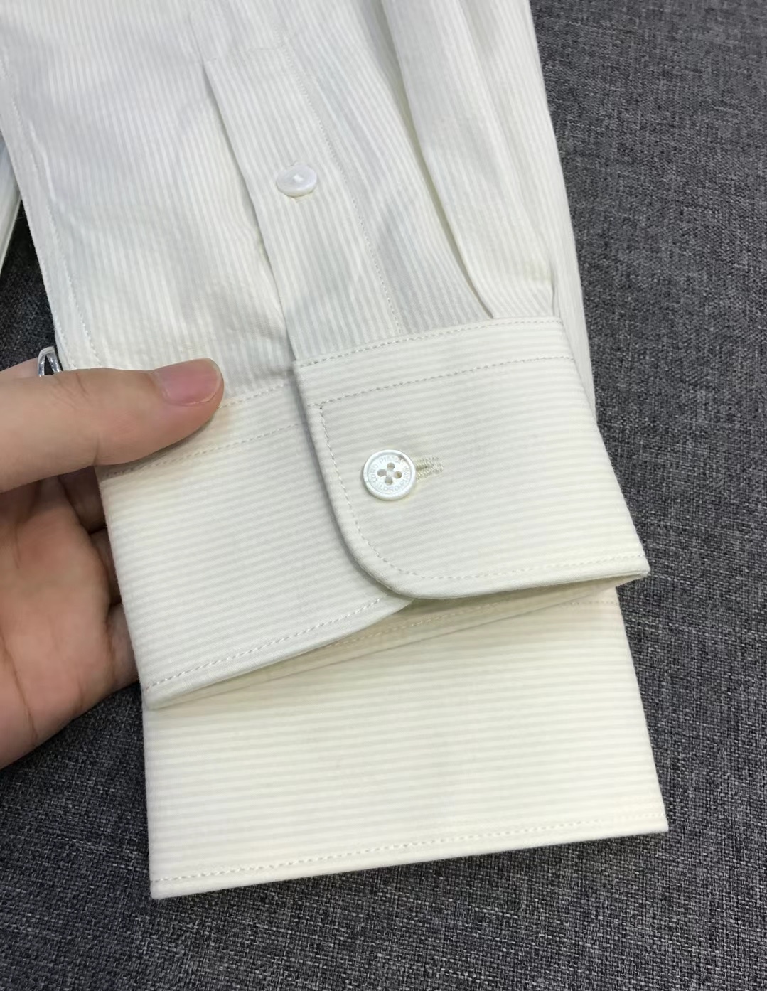 【新品】-loro Piana男士高端商务休闲提花长袖衬衫，贸易公司渠道臻品，系出名门，纯正血统品质，2