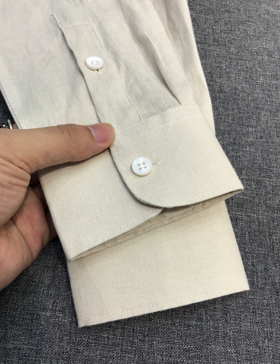 【新品】Loro piana家族男士高端时装款老钱风纯亚麻长袖衬衫,贸易公司渠道臻品,系出名门,纯正血统品质,意大利原产 【新品】Loro piana家族男士高端时装款老钱风纯亚麻长袖衬衫,贸易公司渠道臻品,系出名门,纯正血统品质,意大利原产