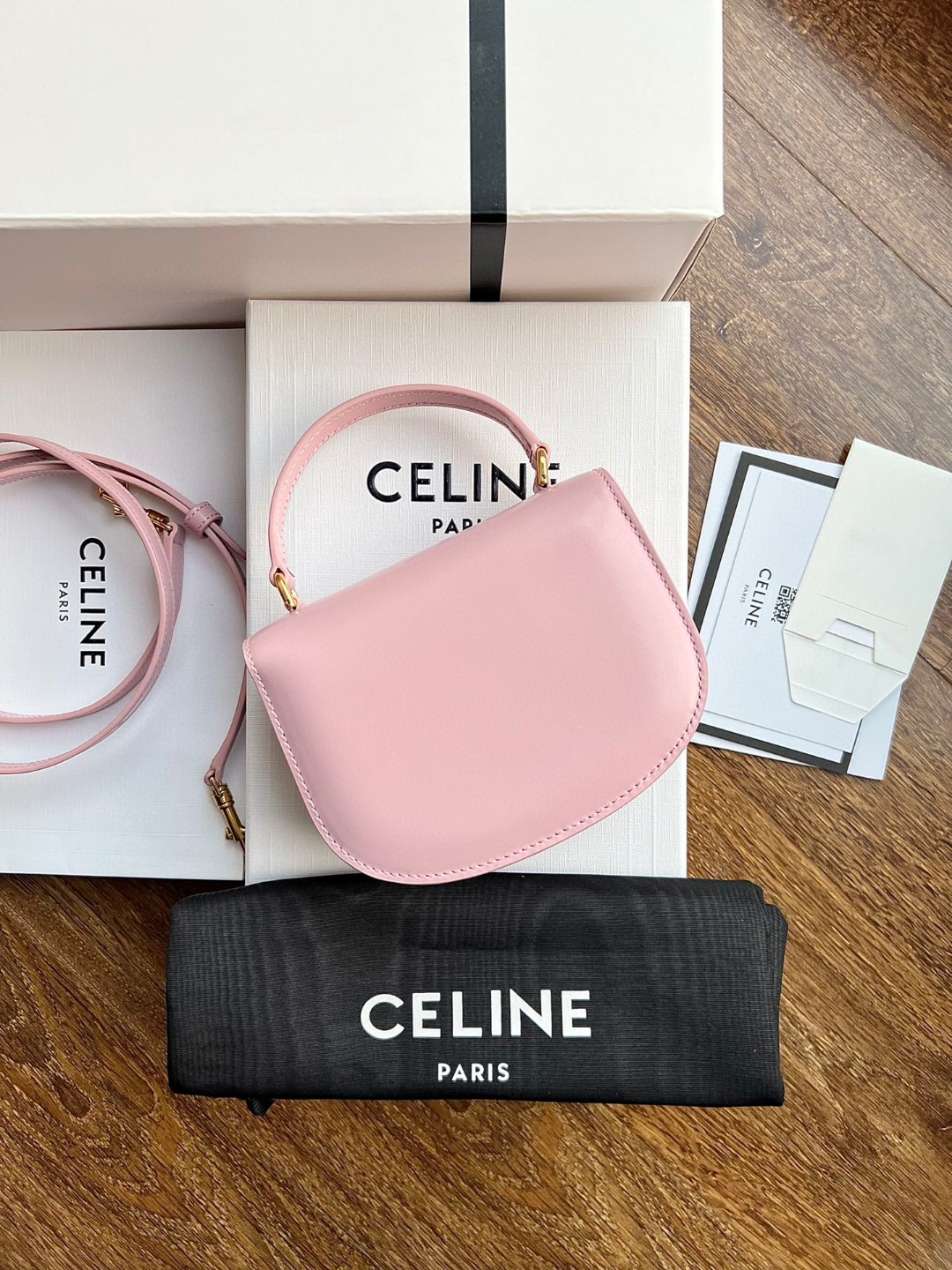 CELINE BESACE TRIOMPHE迷你亮泽牛皮手袋，凯旋门手提马鞍，尺寸：15.5 X 11.