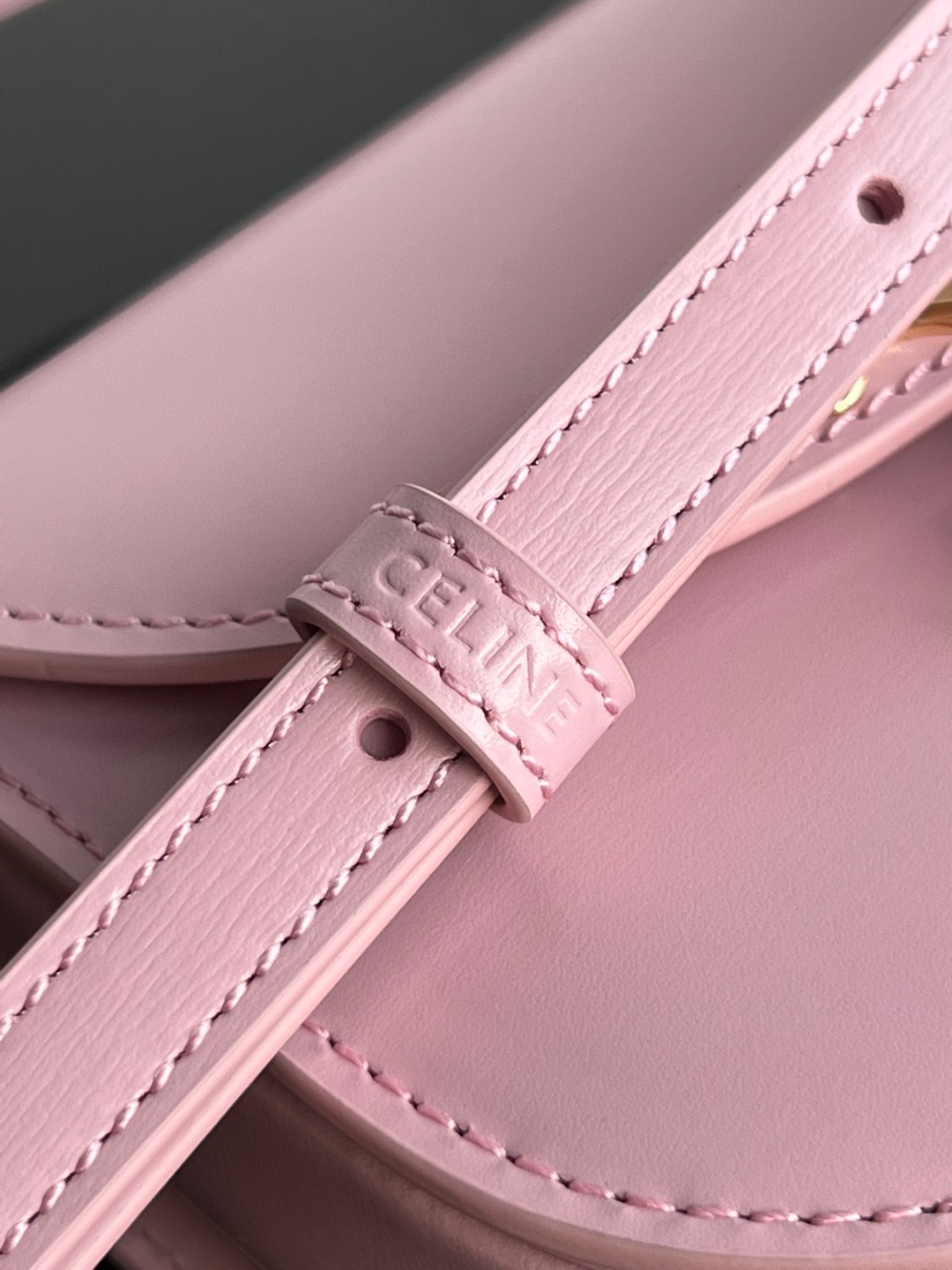 CELINE BESACE TRIOMPHE迷你亮泽牛皮手袋，凯旋门手提马鞍，尺寸：15.5 X 11.