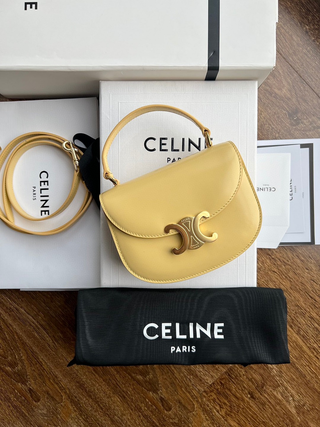 CELINE BESACE TRIOMPHE迷你亮泽牛皮手袋，凯旋门手提马鞍，尺寸：15.5 X 11.