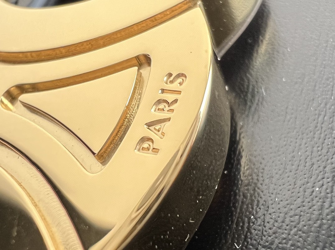 CELINE BESACE TRIOMPHE迷你亮泽牛皮手袋，凯旋门手提马鞍，尺寸：15.5 X 11.