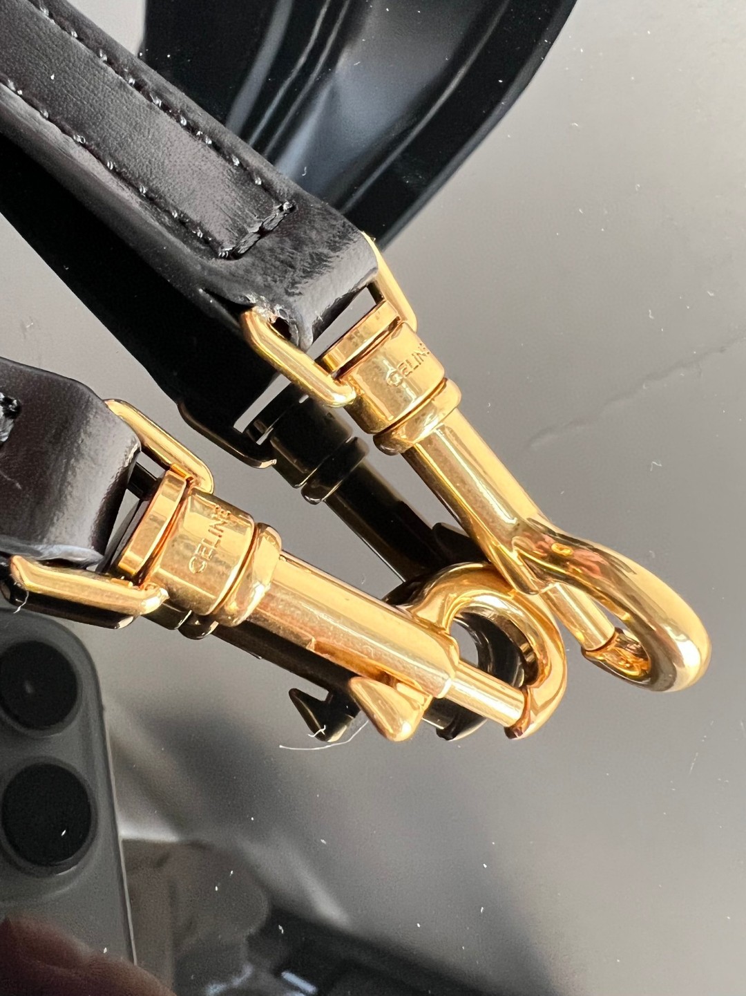 CELINE BESACE TRIOMPHE迷你亮泽牛皮手袋，凯旋门手提马鞍，尺寸：15.5 X 11.