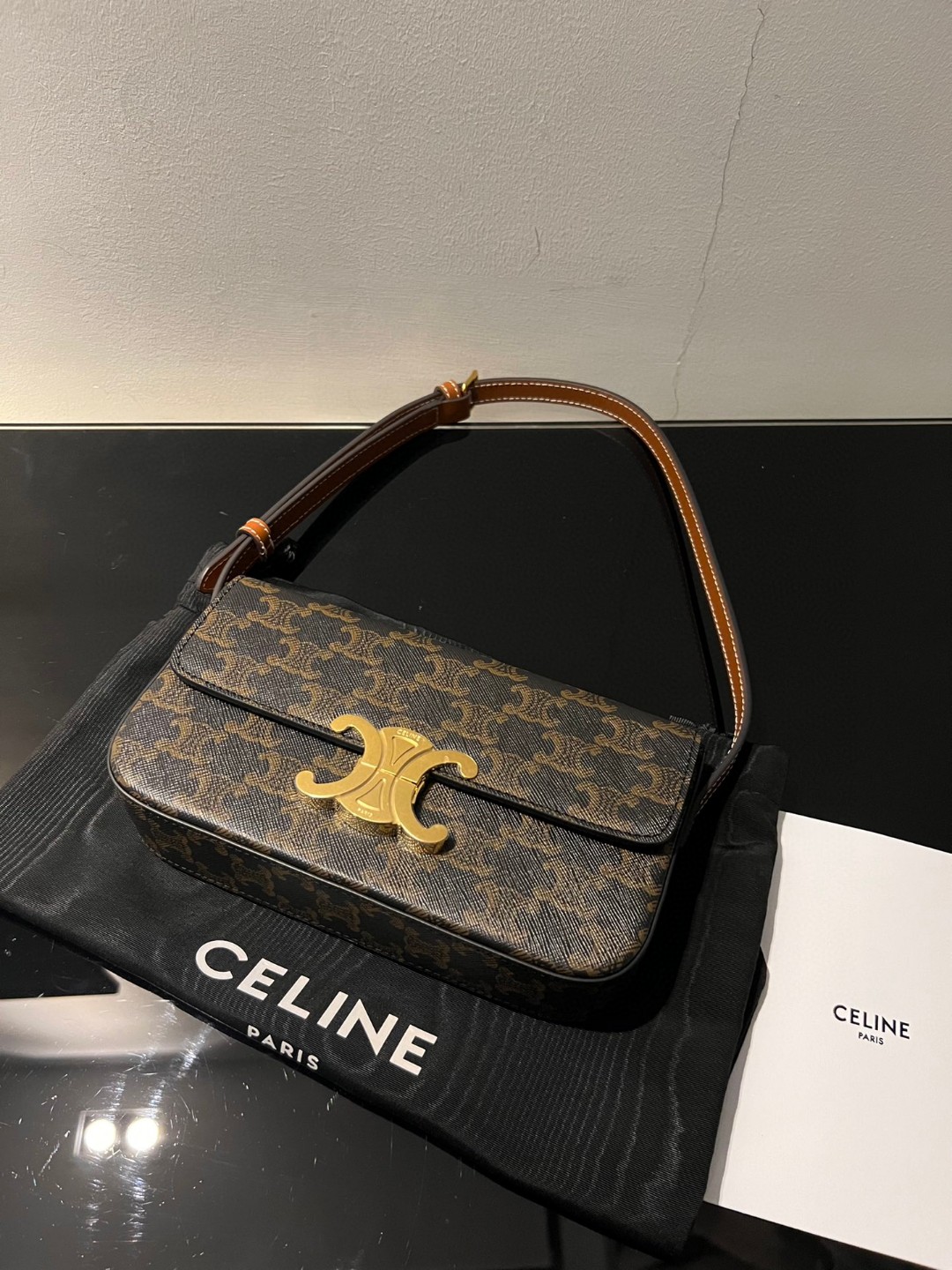 【渠道货】【重磅推出 全新升级】ZP打版，采用原厂皮，全钢五金， TRIOMPHR 凯旋门老花腋下包，经