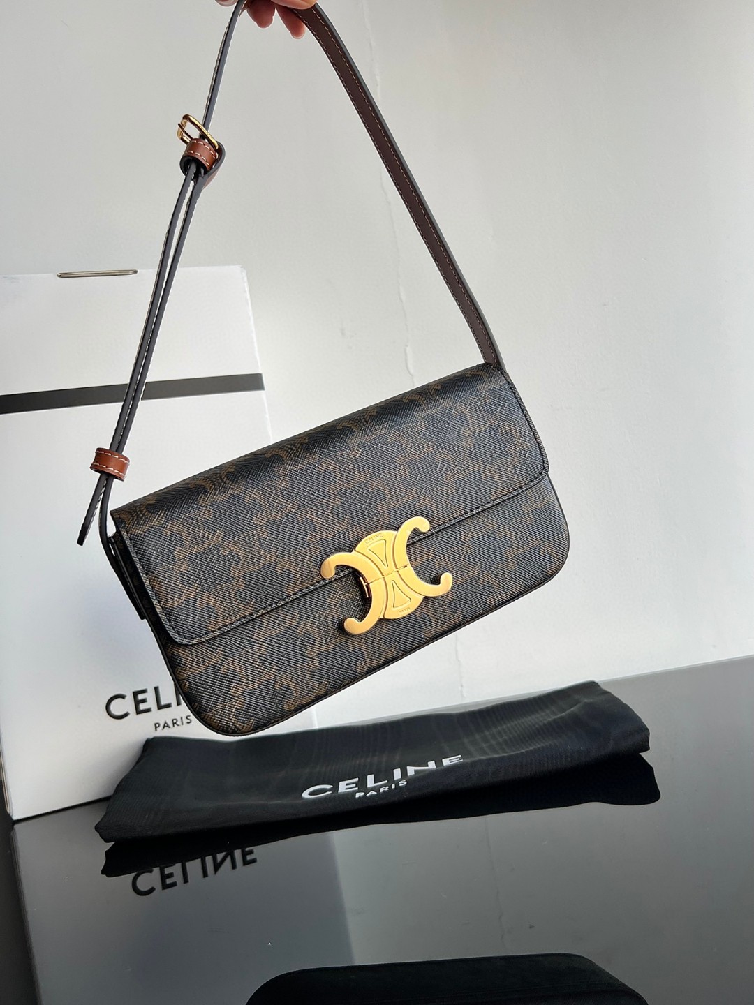 【渠道货】【重磅推出 全新升级】ZP打版，采用原厂皮，全钢五金， TRIOMPHR 凯旋门老花腋下包，经