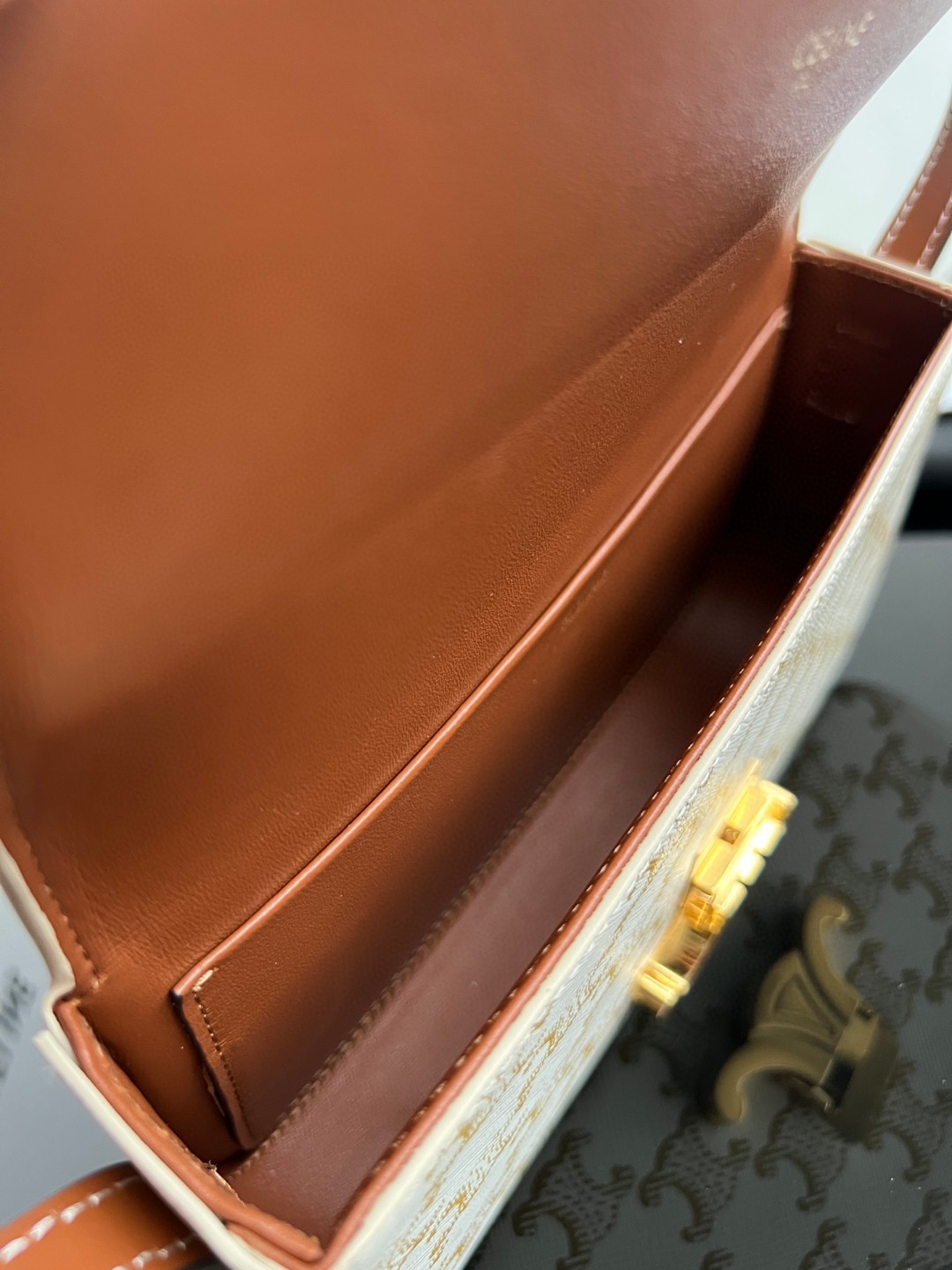 【原厂正品级】【重磅推出 全新升级】ZP打版，采用原厂皮，全钢五金， CELINE TRIOMPHR 凯