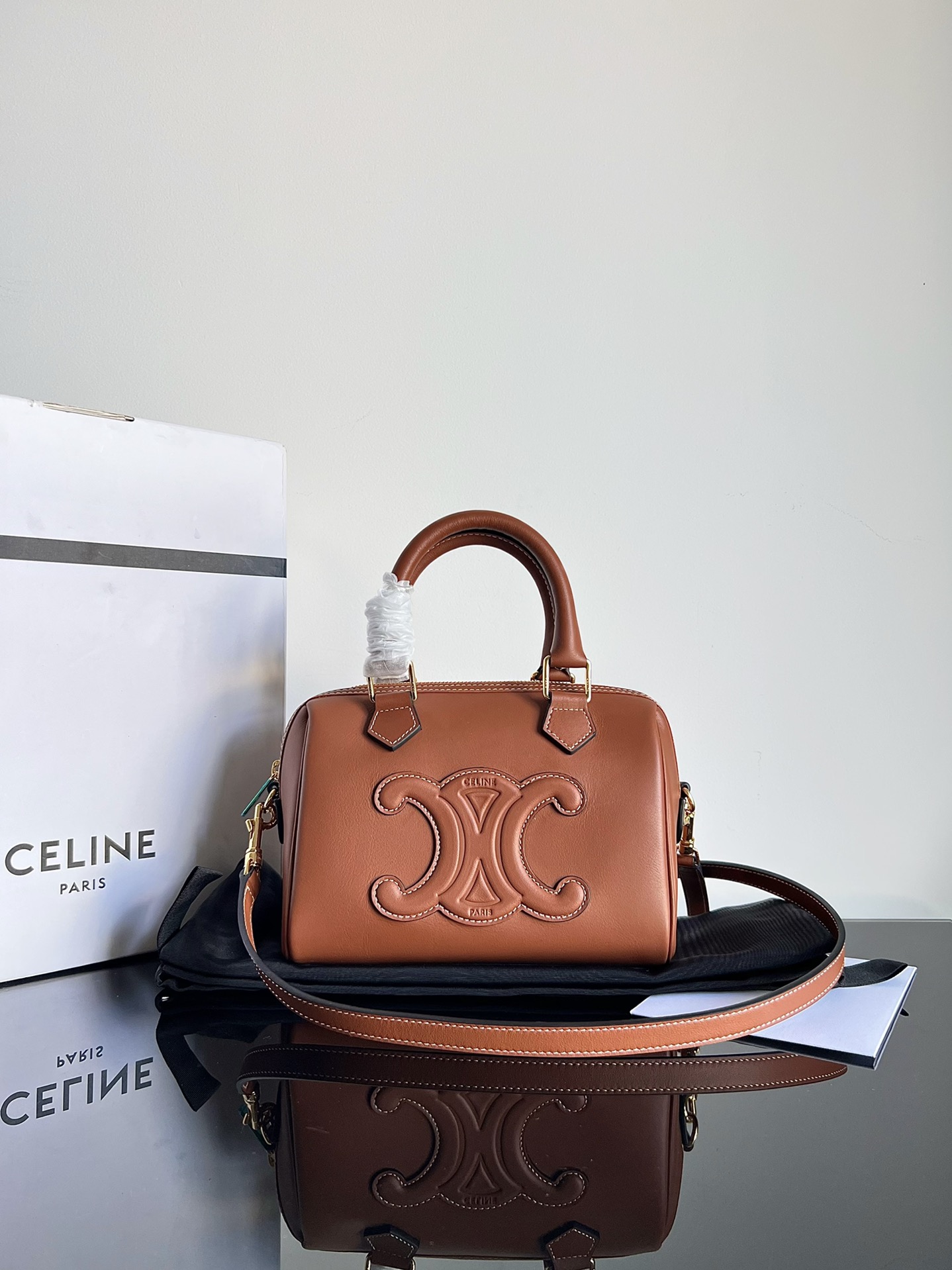 🅲🅴🅻🅸🅽🅴 小号光滑牛皮革波士顿包【原厂牛皮全钢五金升级版】尺寸：20 X 14 X 10.5cm，翻