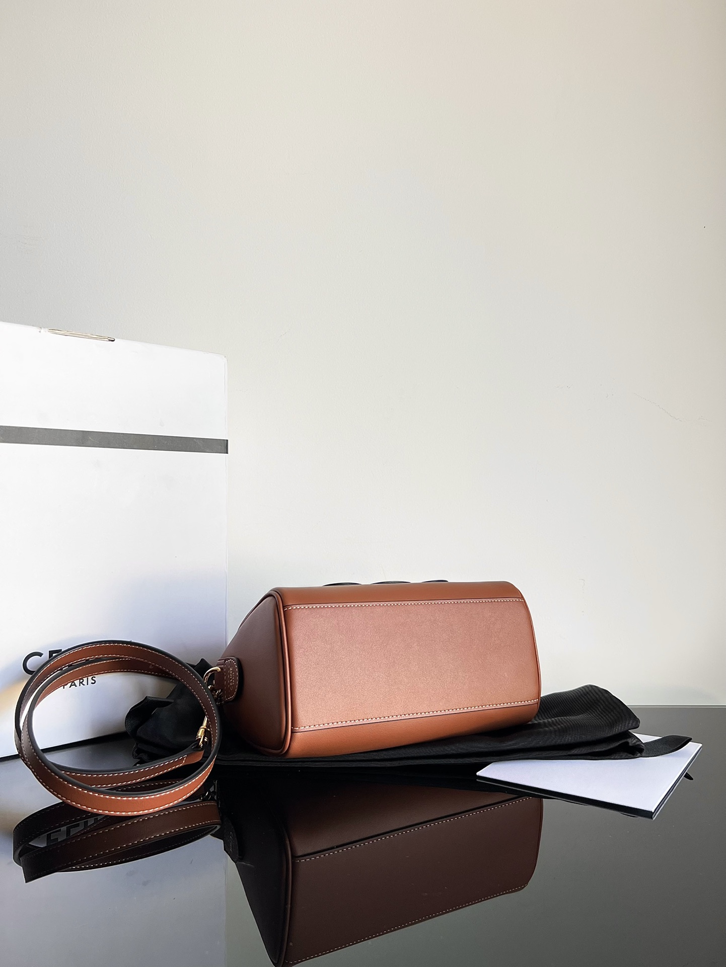 🅲🅴🅻🅸🅽🅴 小号光滑牛皮革波士顿包【原厂牛皮全钢五金升级版】尺寸：20 X 14 X 10.5cm，翻