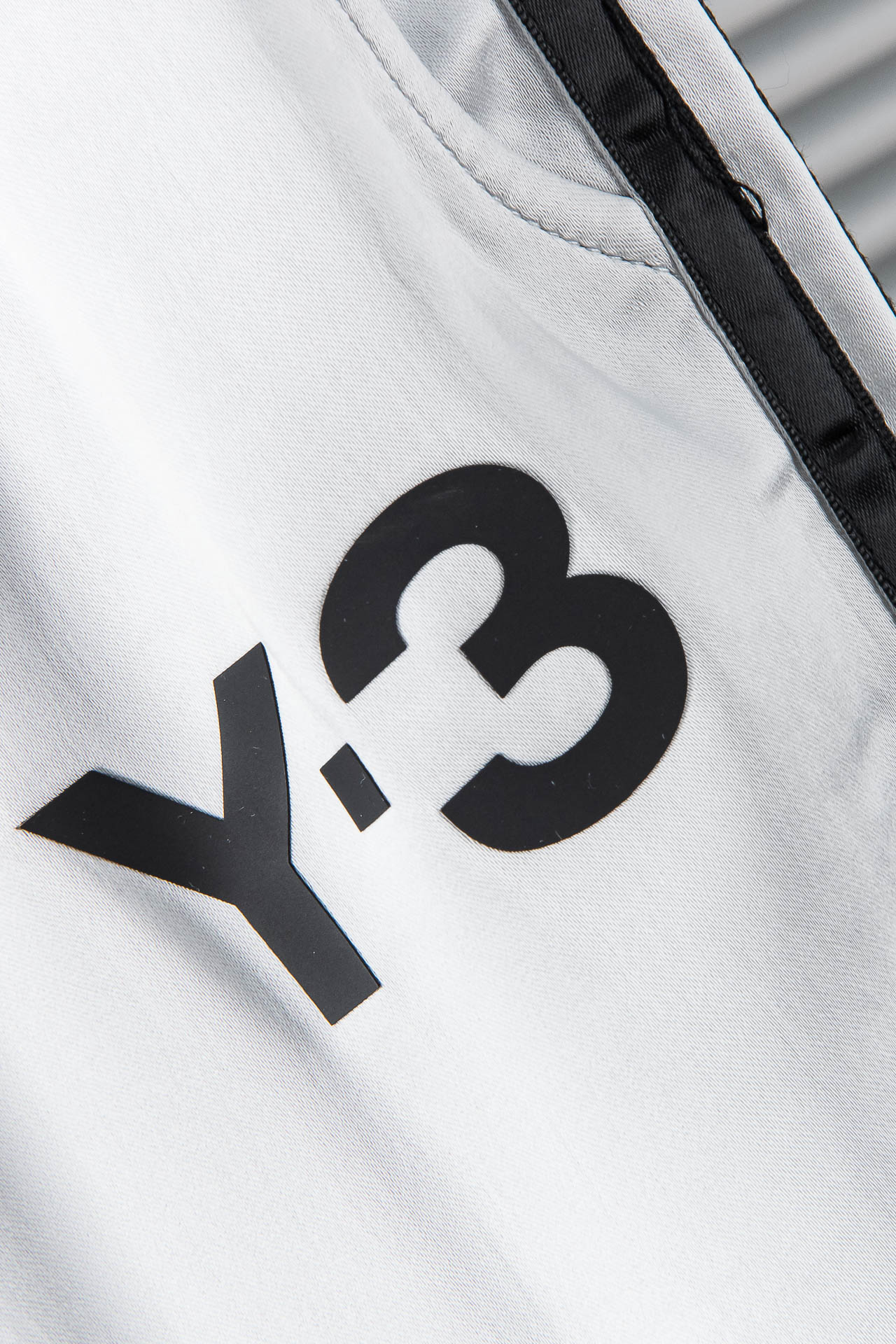   
 Y-3  2025SS 春夏最新轻薄款棉质休闲裤#版型超正、上身无敌帅气的新款裤装，绝对是春夏季