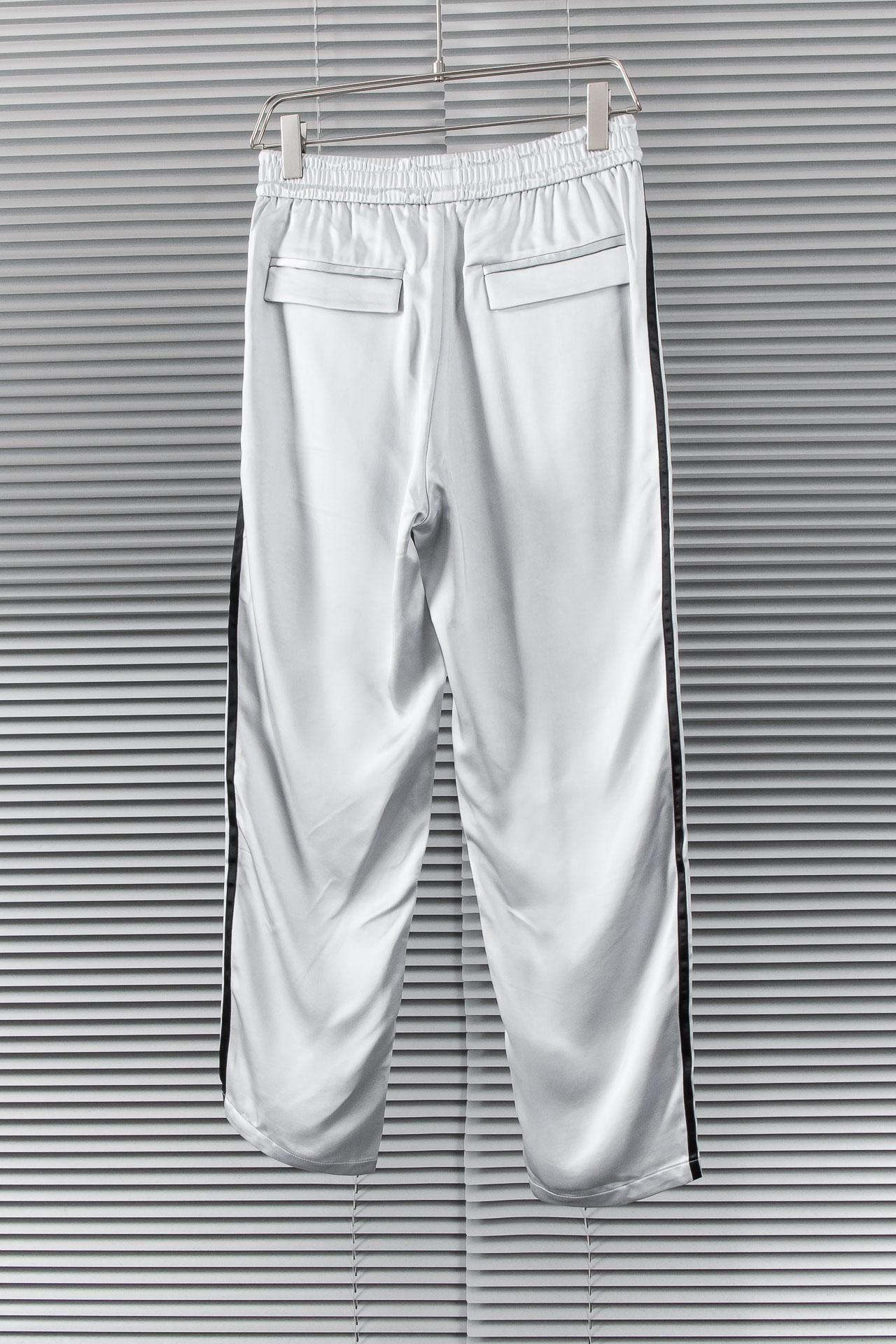   
 Y-3  2025SS 春夏最新轻薄款棉质休闲裤#版型超正、上身无敌帅气的新款裤装，绝对是春夏季
