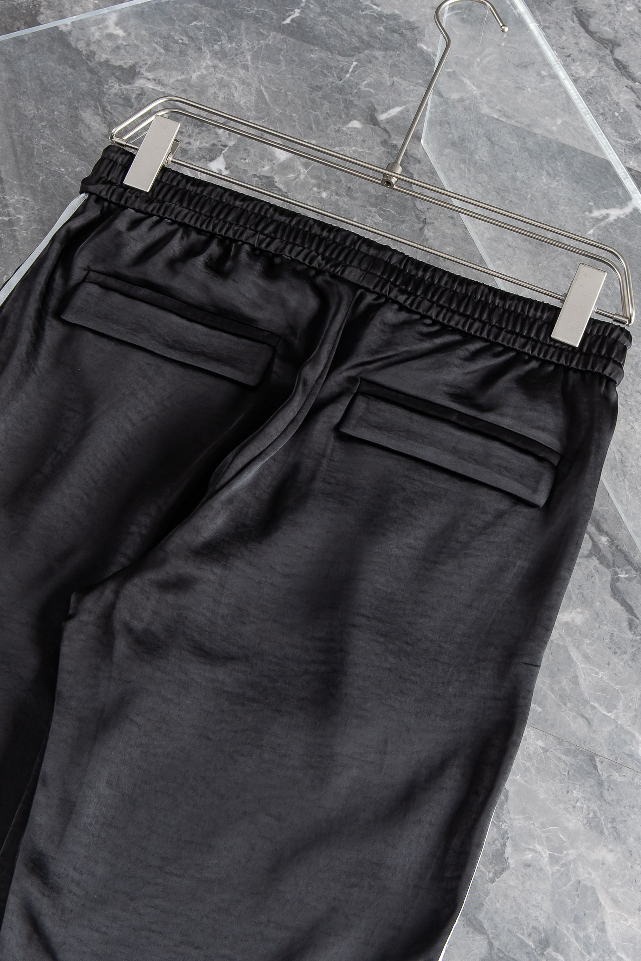   
 Y-3  2025SS 春夏最新轻薄款棉质休闲裤#版型超正、上身无敌帅气的新款裤装，绝对是春夏季