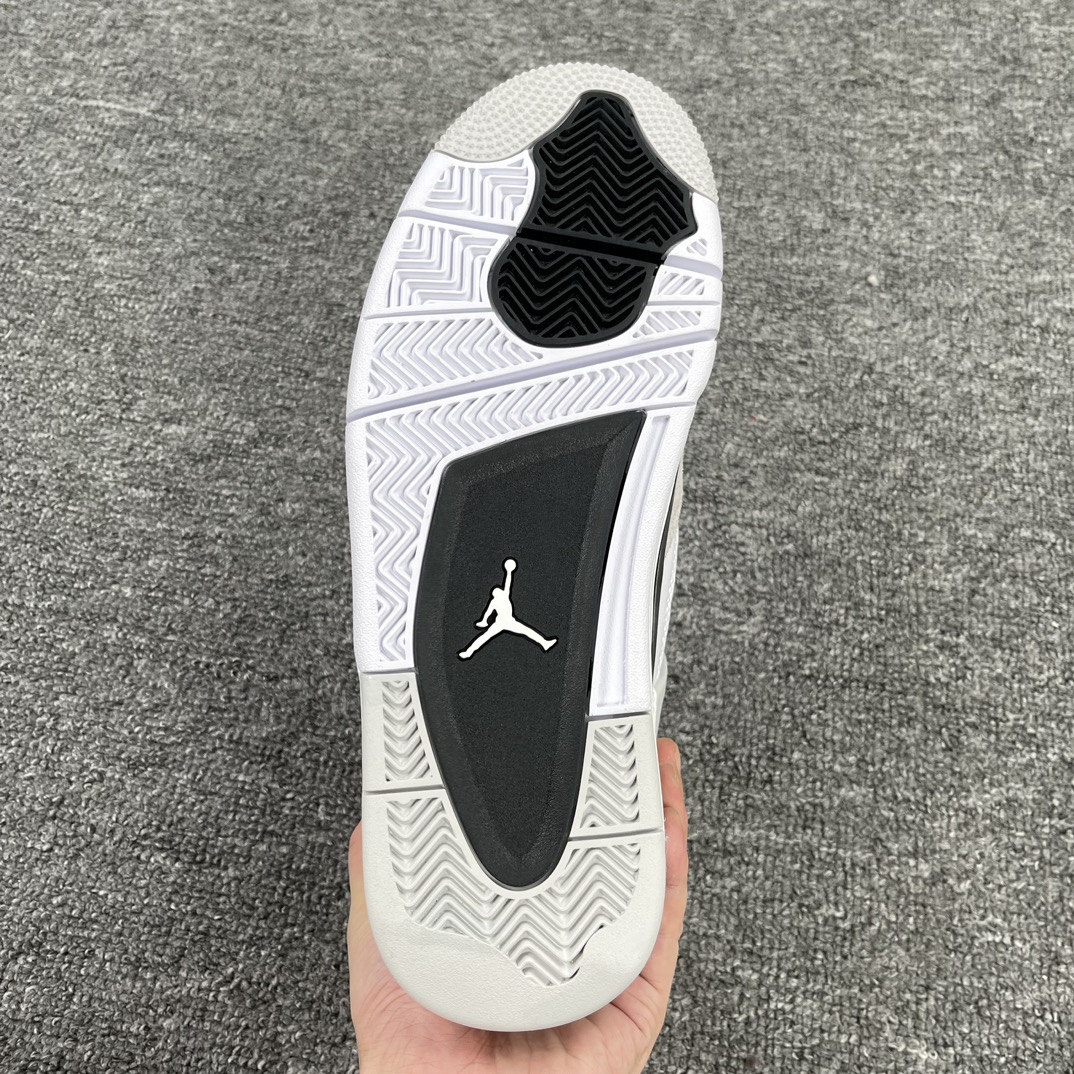 AJ4灰白黑尺码:40-47福利特价