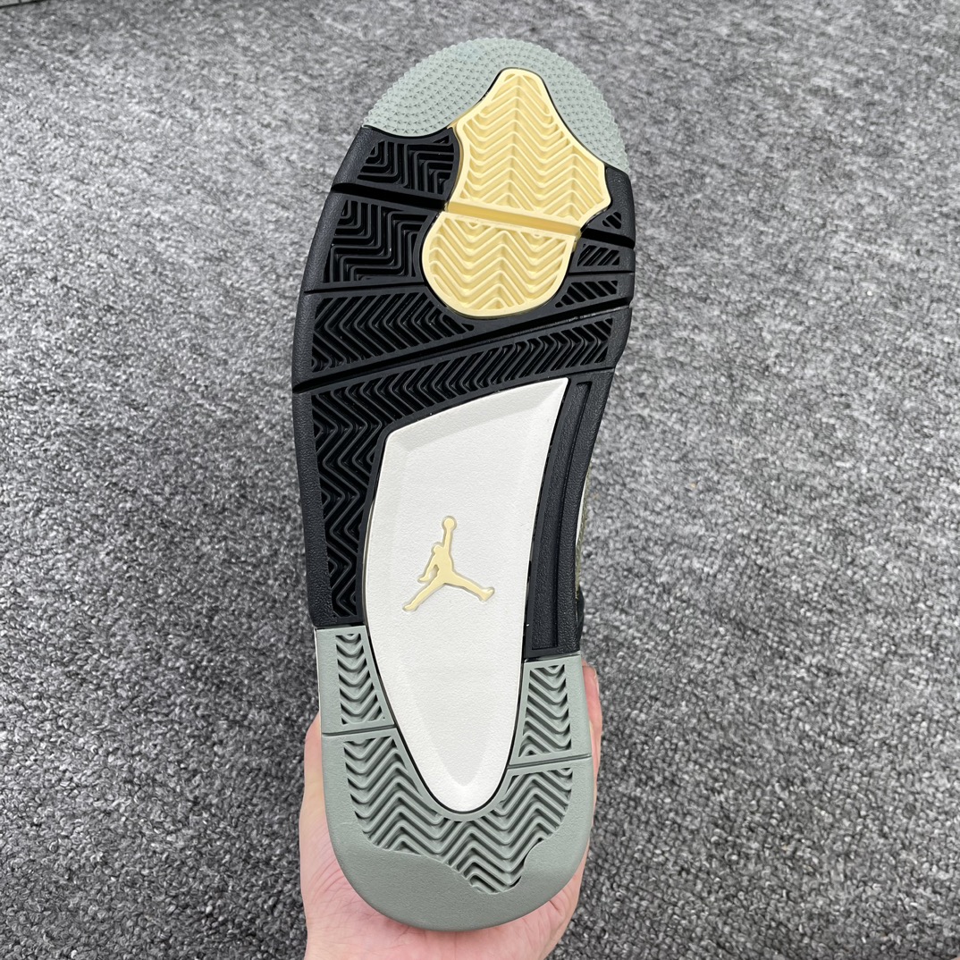 AJ4军绿色尺码:40-47福利特价