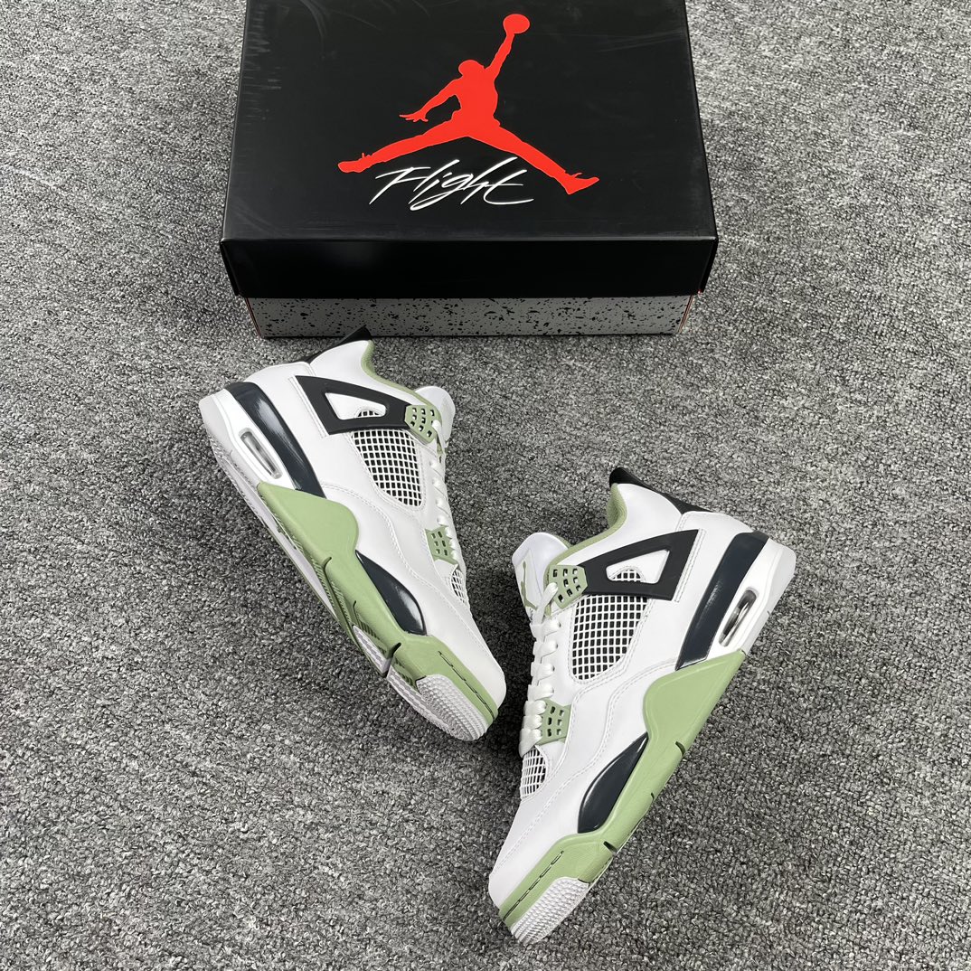 AJ4白绿黑尺码:40-47福利特价