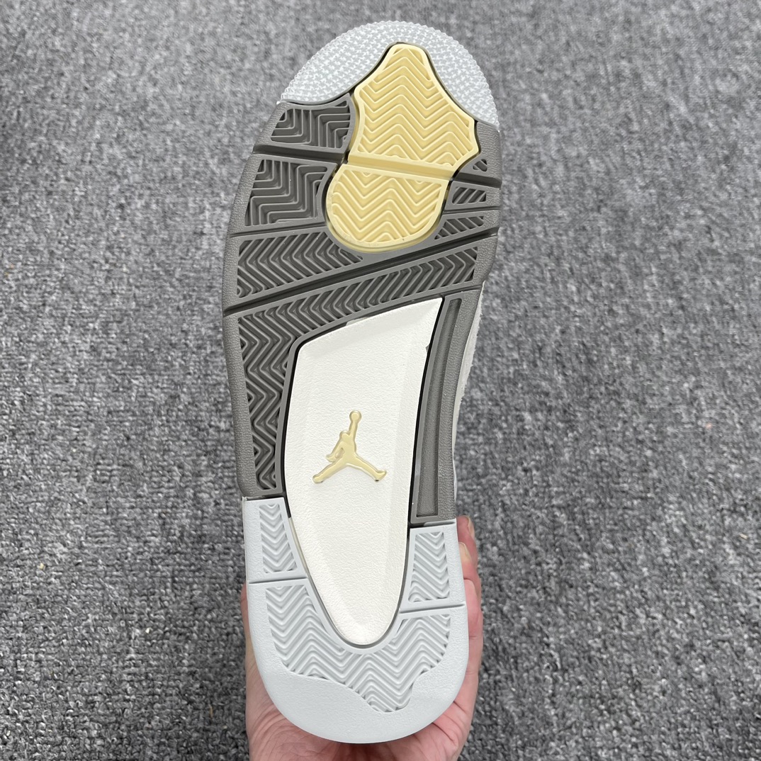 AJ4灰绿麂尺码:40-48.5AirJordan4SECraftAJ4灰绿麂皮复古篮球鞋DV3742-