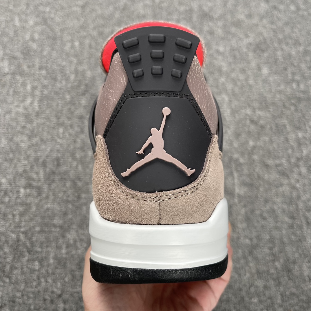 AJ4摩卡尺码:40-48.5AirJordan4AJ4摩卡黑棕麂皮小TS篮球鞋DB0732-200