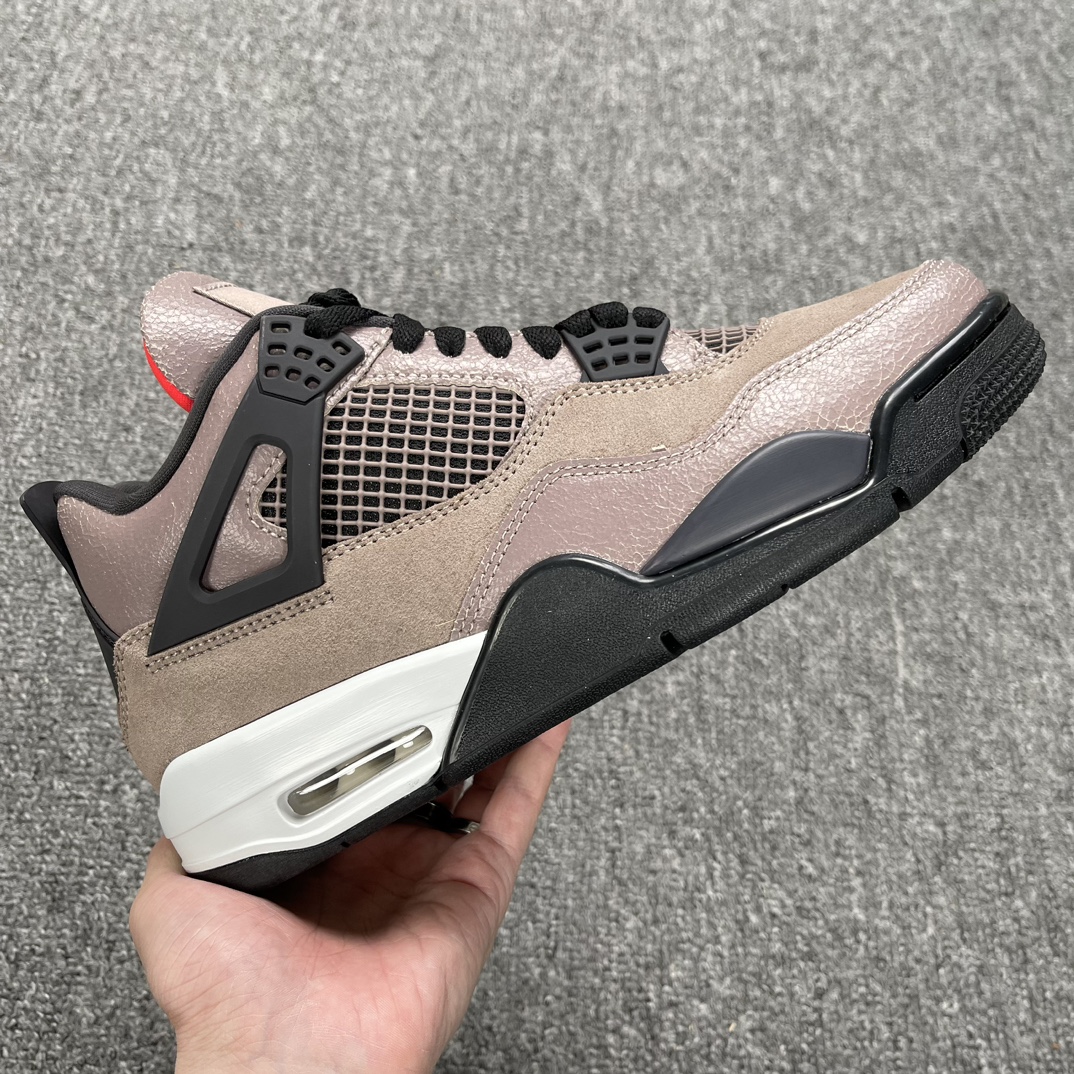 AJ4摩卡尺码:40-48.5AirJordan4AJ4摩卡黑棕麂皮小TS篮球鞋DB0732-200