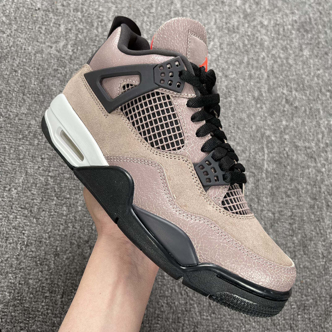 AJ4摩卡尺码:40-48.5AirJordan4AJ4摩卡黑棕麂皮小TS篮球鞋DB0732-200