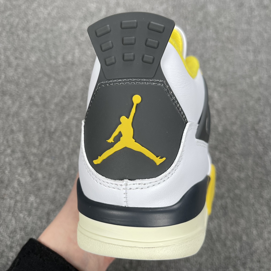 外贸Y版AirJordan4新黑黄出货老牌外贸工厂之前不流通市场的版本由于行情低迷工厂大幅度降价进入市场