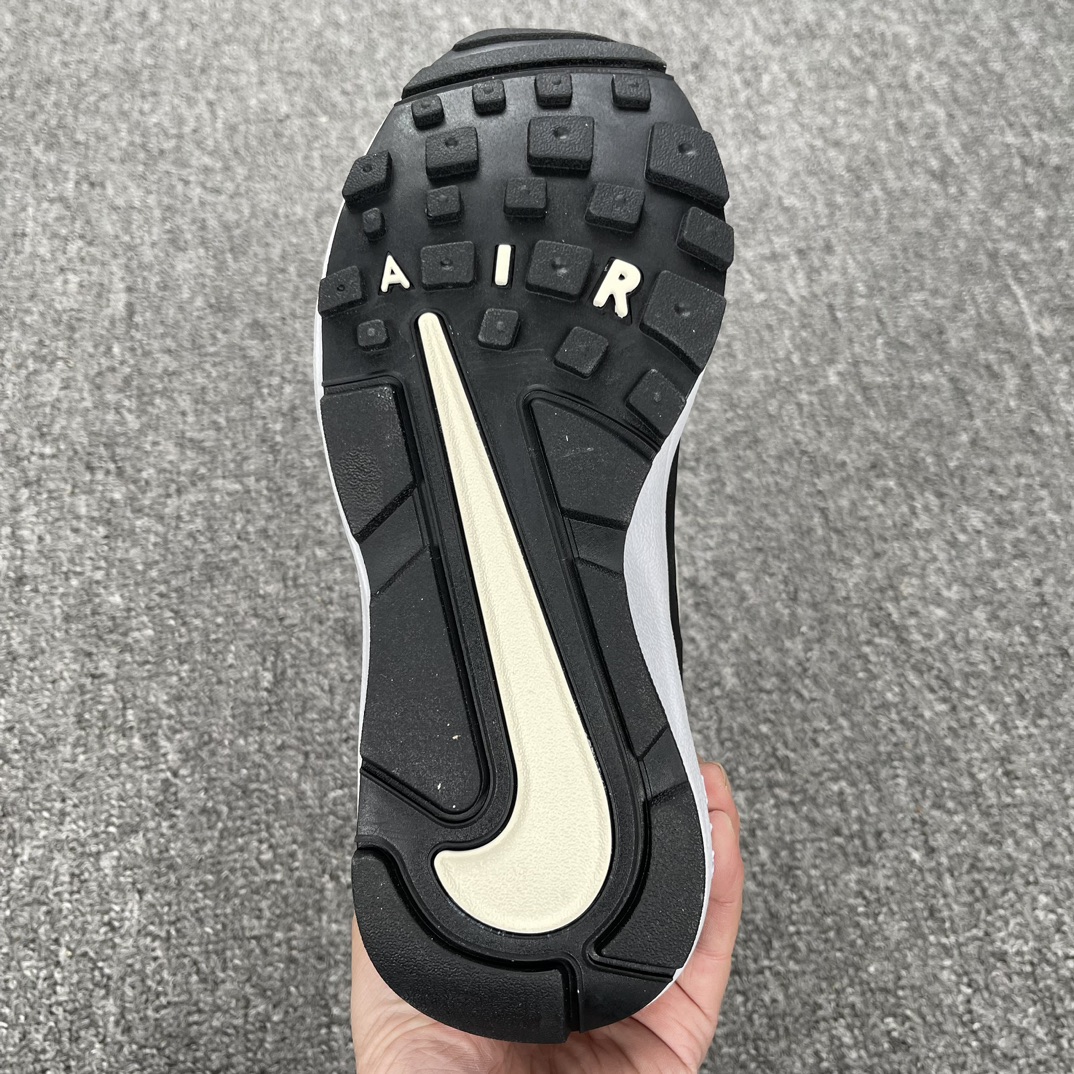 ️福利特价外贸H版本Nikeairgrudge95张国荣同款白黑色这款大勾设计前卫搭配元素爆表引领时尚风