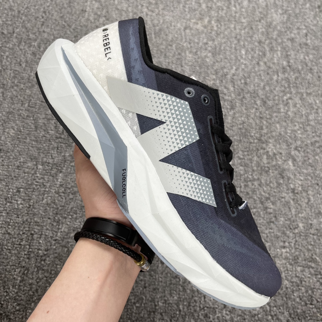 Z版NewBalanceFuelCellRebelV4菁英网布減震防滑低帮跑步鞋黑色货号MFCXLK4整