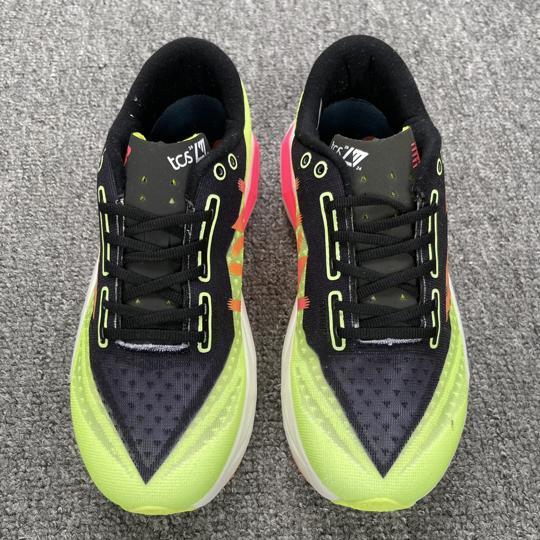 Z版NewBalanceFuelCellRebelV4菁英网布減震防滑低帮跑步鞋黑绿色货号MRCELLN