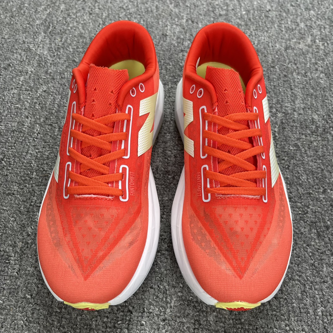 Z版NewBalanceFuelCellRebelV4菁英网布減震防滑低帮跑步鞋黑绿色货号MFCXLR4