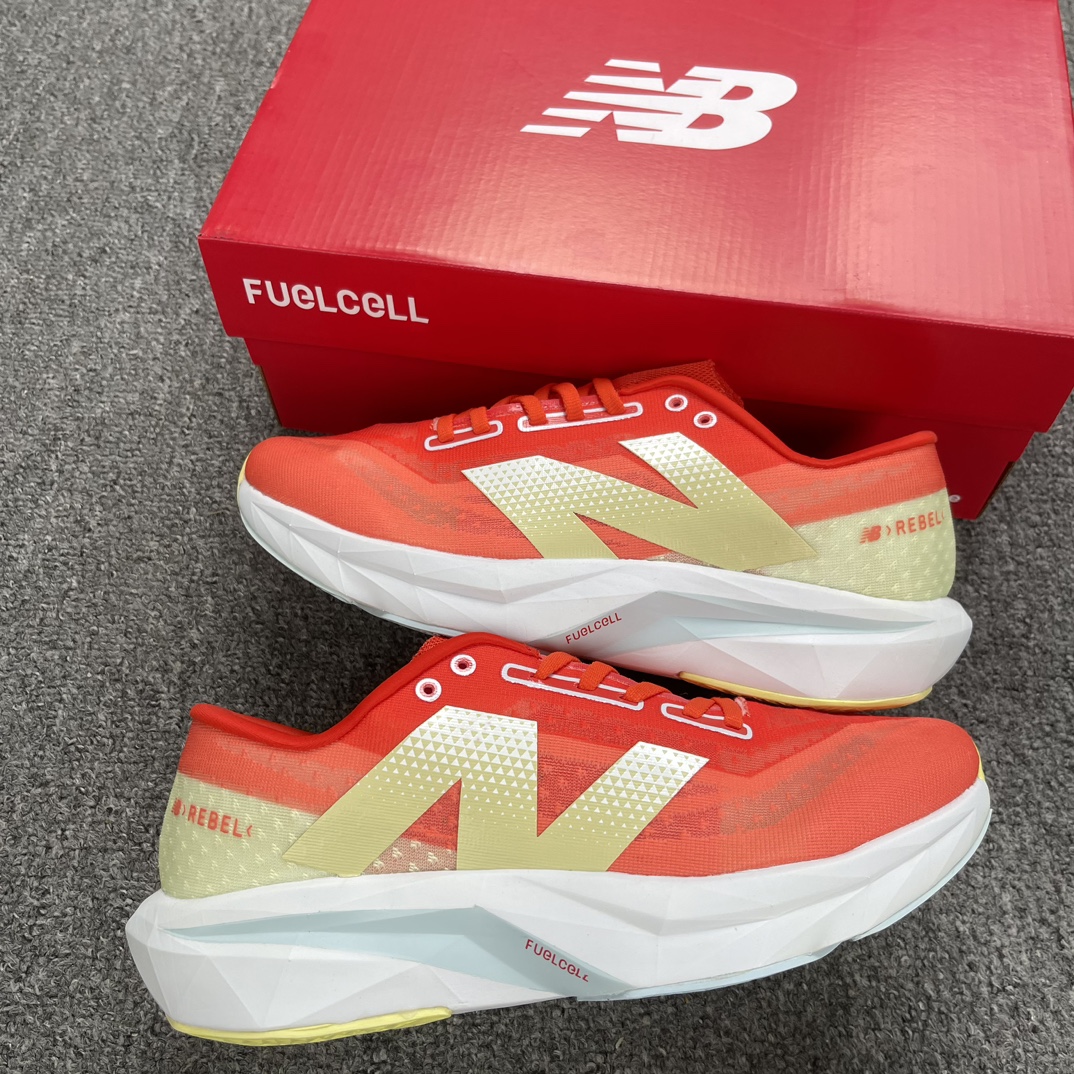 Z版NewBalanceFuelCellRebelV4菁英网布減震防滑低帮跑步鞋黑绿色货号MFCXLR4