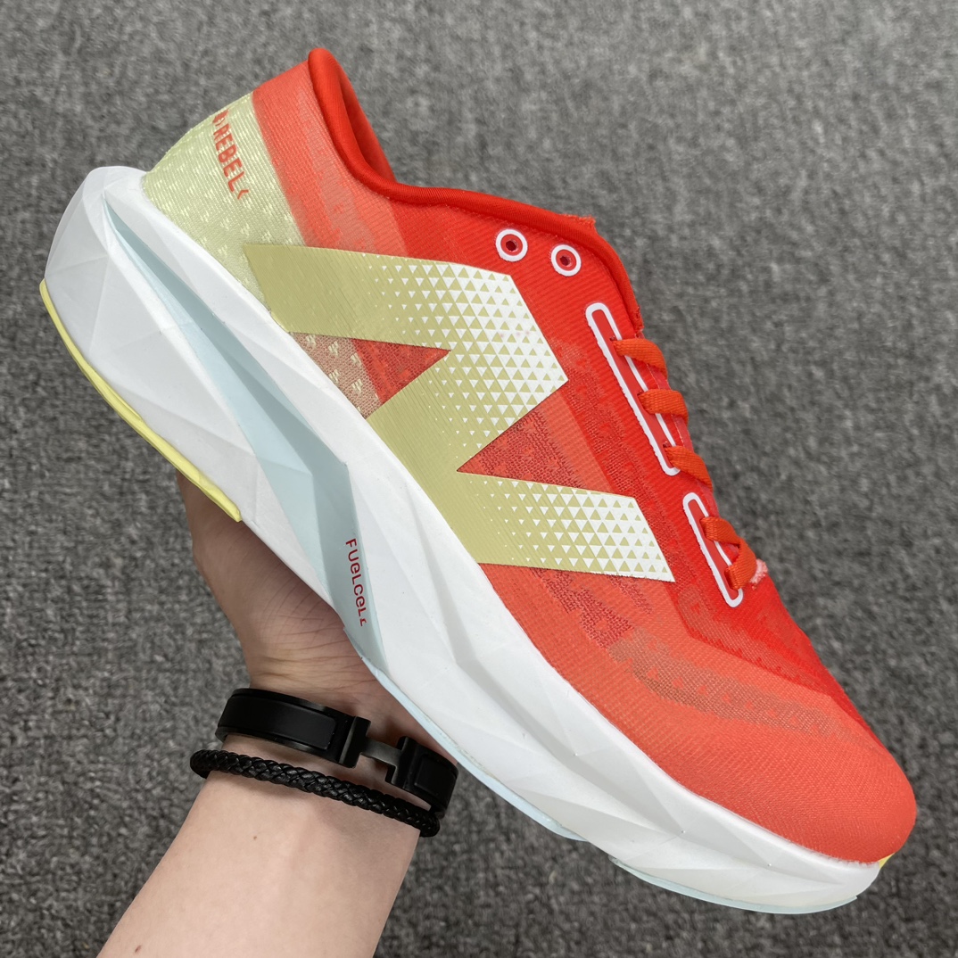 Z版NewBalanceFuelCellRebelV4菁英网布減震防滑低帮跑步鞋黑绿色货号MFCXLR4