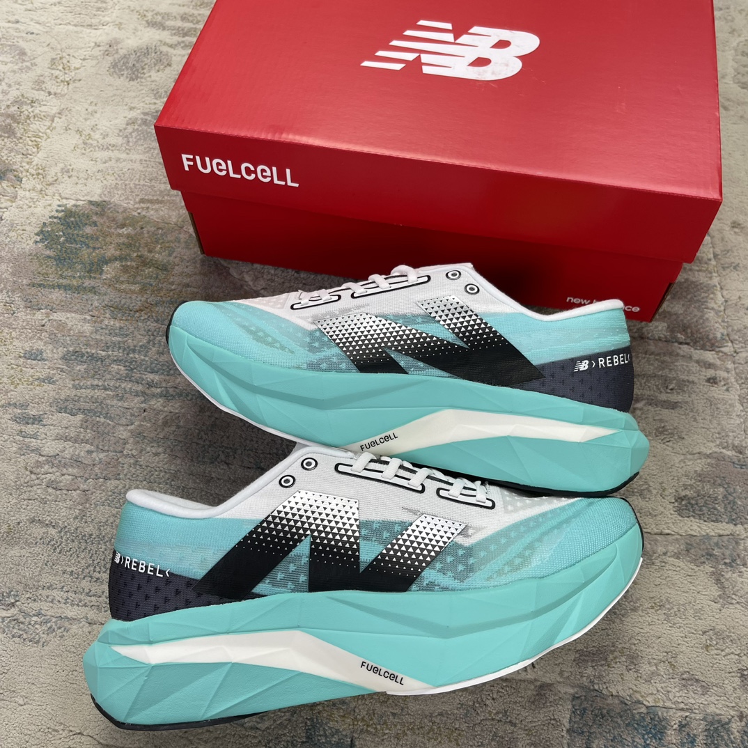 Z版NewBalanceFuelCellRebelV4菁英网布減震防滑低帮跑步鞋蓝绿色货号MRCELCT