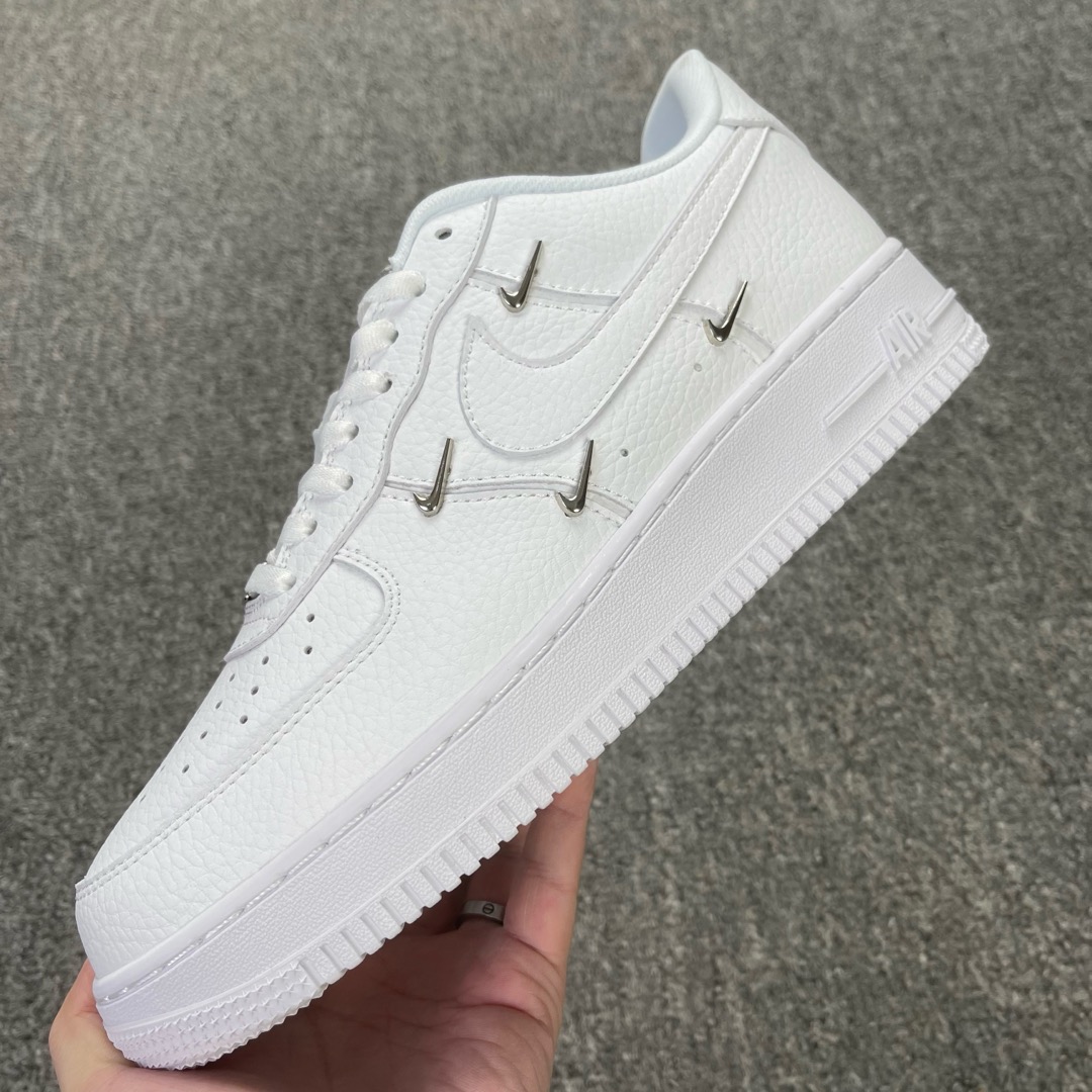  淡季跑量款 NK Air Force 1 空军一号经典低帮板鞋 白银四勾 CT1990-100 全网最