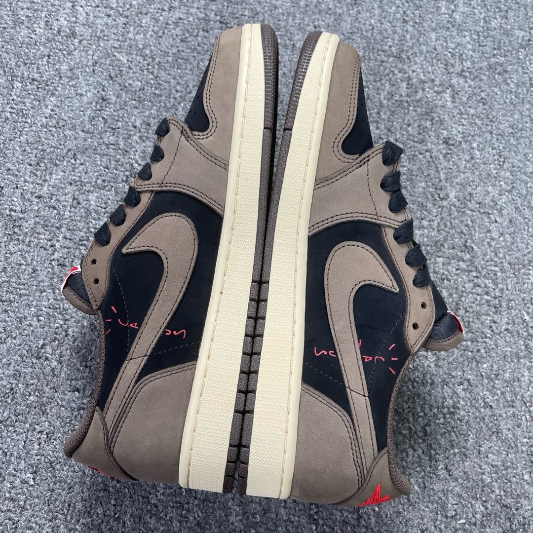 特价--
爆卖🔻福利 年末弄了一批 清远产的原皮 六个颜色 Travis Scott Low 1.0 棕