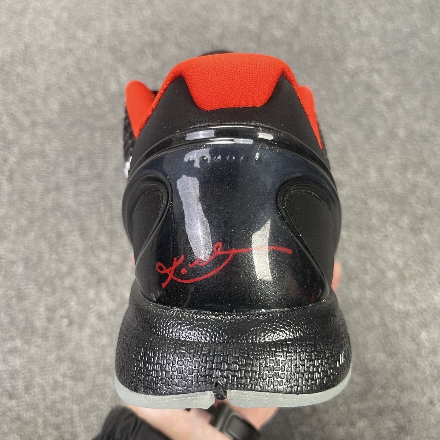  大幅降价🔥福利 外贸版本 科比6 黑白 都是原碳板 原版 原模开发 肯定是非常超值的福利 喜欢运动打球