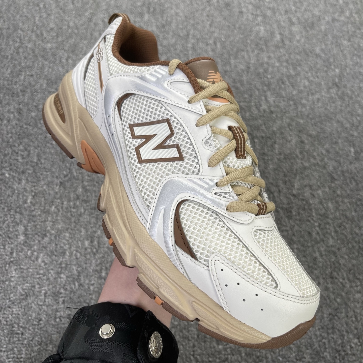 版 全新生产线 New Balance NB530 新百伦 MR530NI 复古透气跑步鞋 抛弃过往以皮