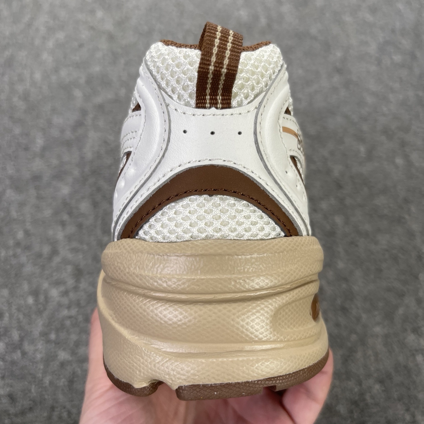 版 全新生产线 New Balance NB530 新百伦 MR530NI 复古透气跑步鞋 抛弃过往以皮