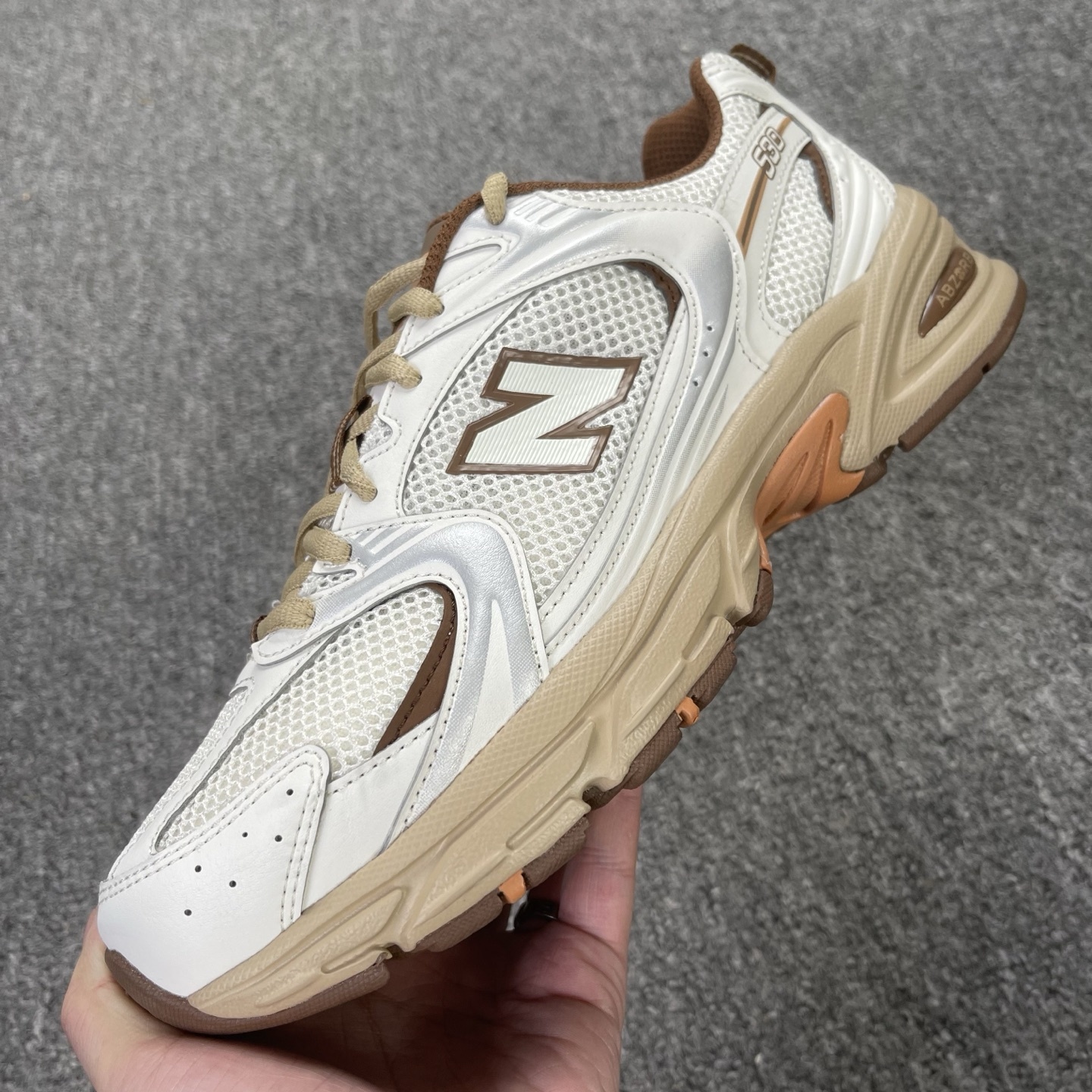 版 全新生产线 New Balance NB530 新百伦 MR530NI 复古透气跑步鞋 抛弃过往以皮
