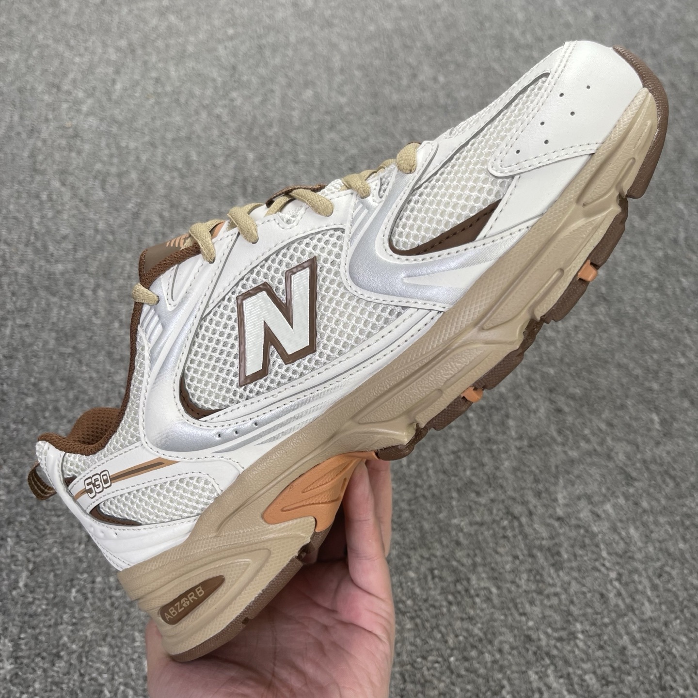 版 全新生产线 New Balance NB530 新百伦 MR530NI 复古透气跑步鞋 抛弃过往以皮
