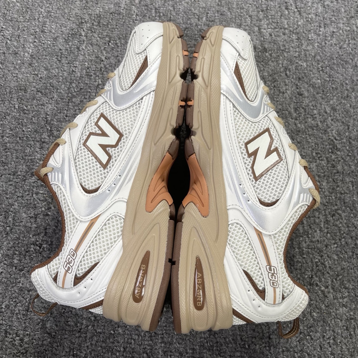 版 全新生产线 New Balance NB530 新百伦 MR530NI 复古透气跑步鞋 抛弃过往以皮