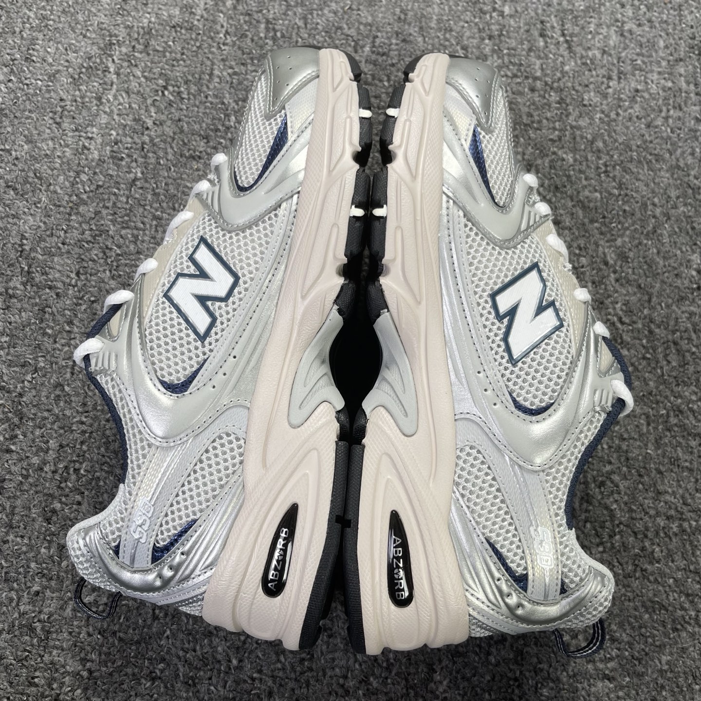 版 全新生产线 New Balance NB530 新百伦 MR530KA 复古透气跑步鞋 抛弃过往以皮