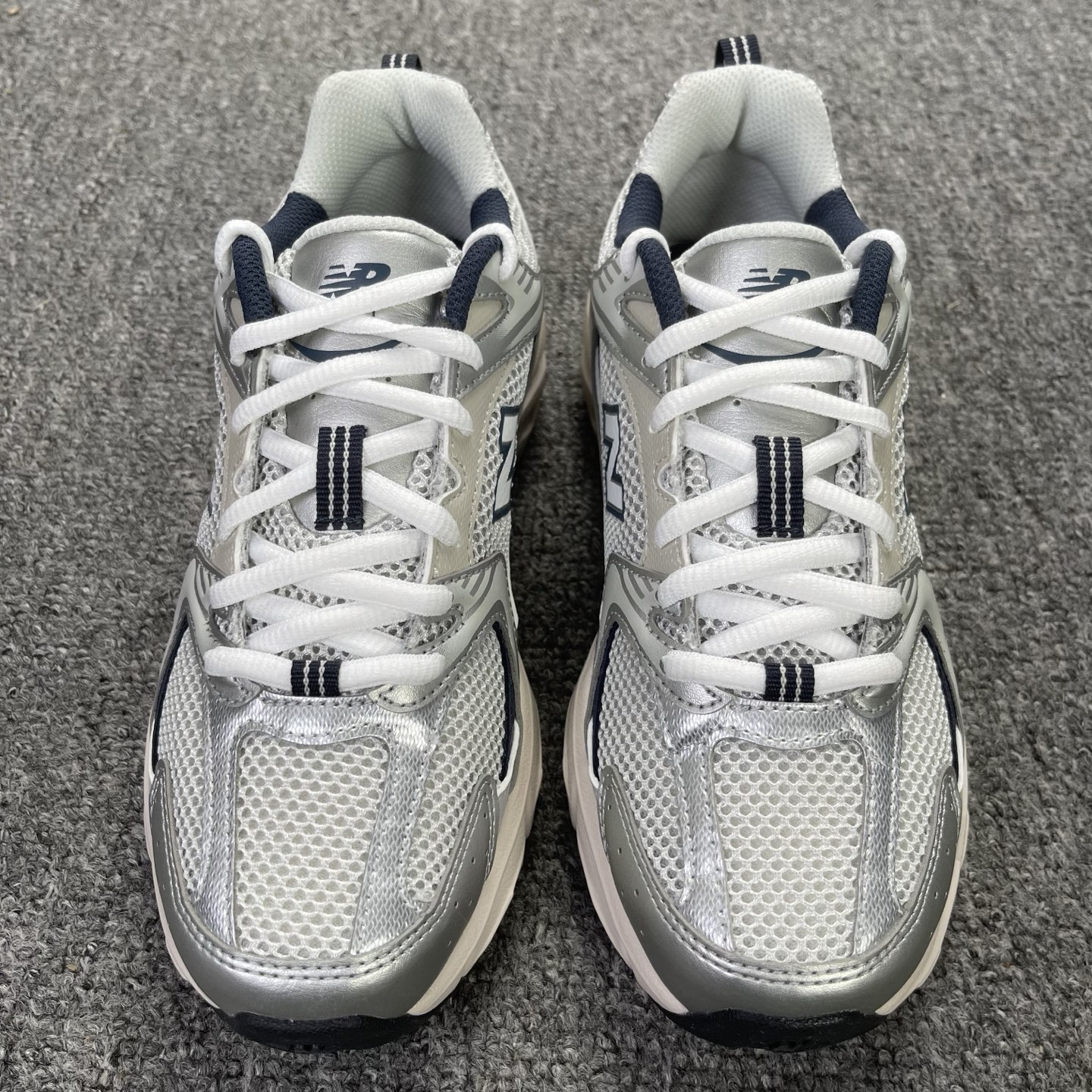 版 全新生产线 New Balance NB530 新百伦 MR530KA 复古透气跑步鞋 抛弃过往以皮