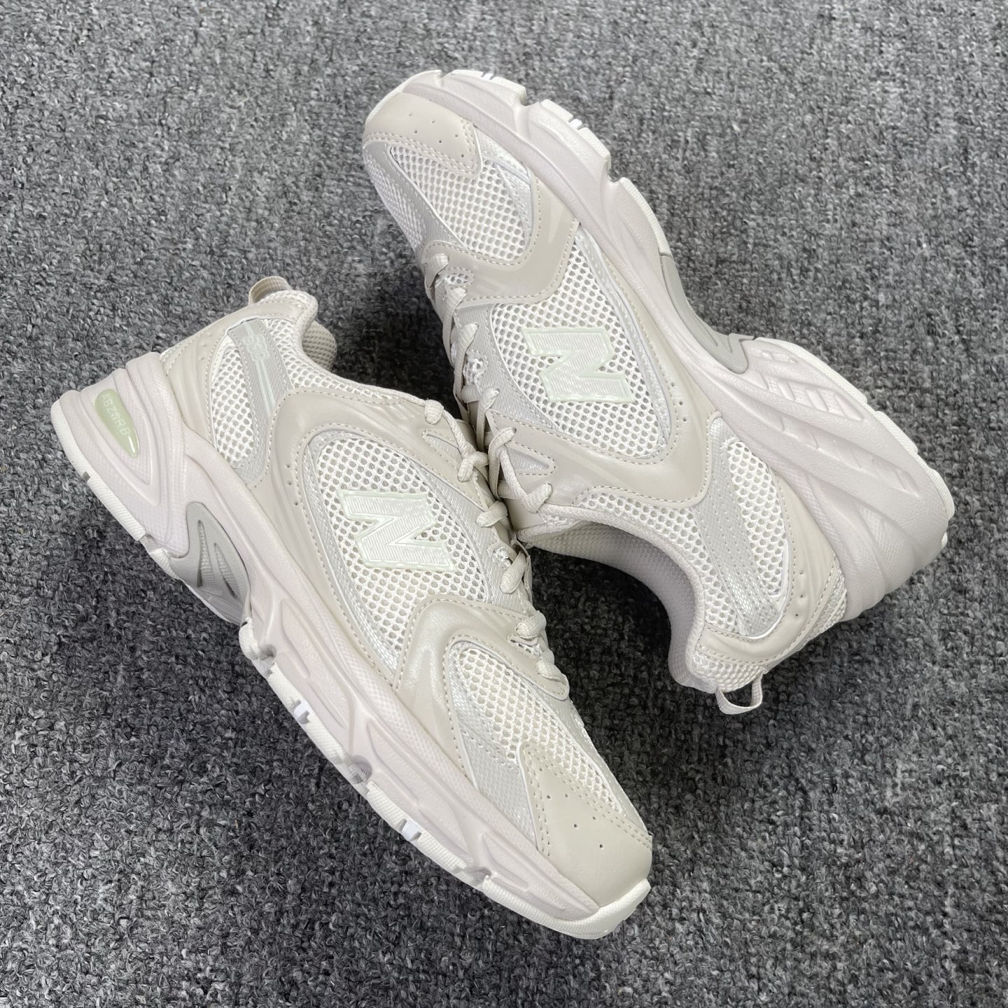 版 全新生产线 New Balance NB530 新百伦 MR530AA1 复古透气跑步鞋 抛弃过往以