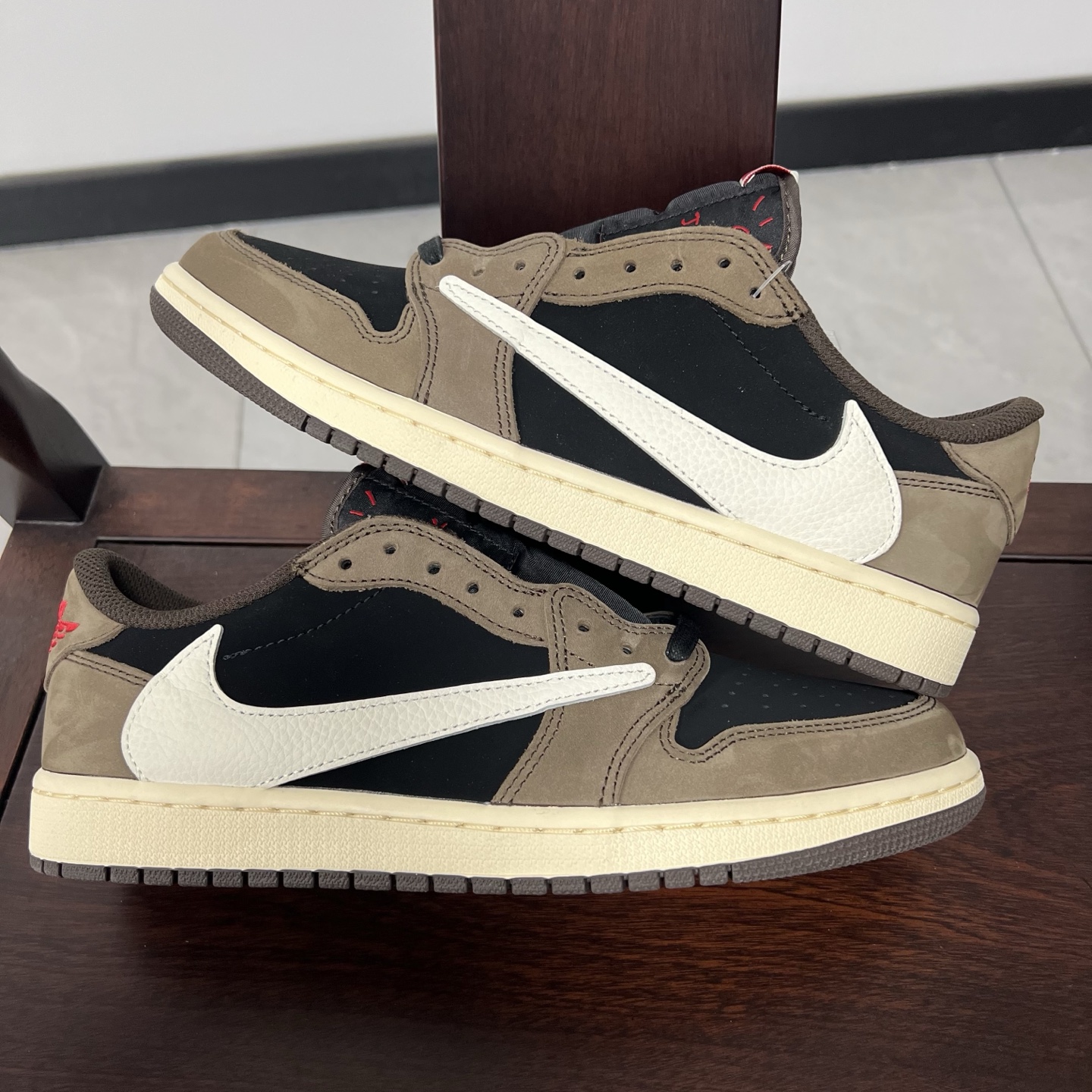 
老清远版本🔻强势归来 Travis Scott x Air Jordan 1 Low 倒钩低帮 1.0