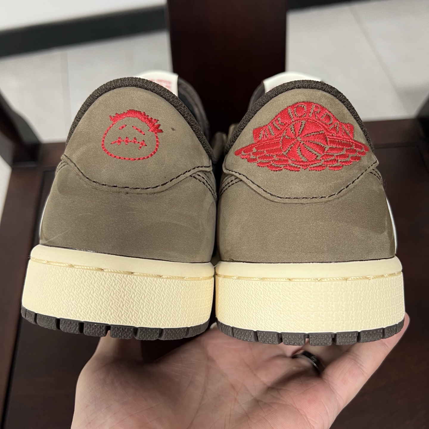 
老清远版本🔻强势归来 Travis Scott x Air Jordan 1 Low 倒钩低帮 1.0