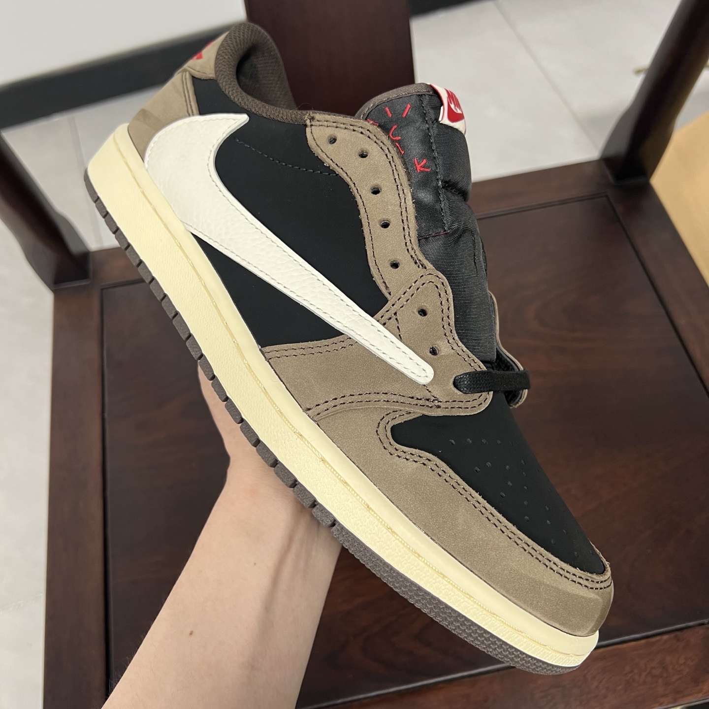 
老清远版本🔻强势归来 Travis Scott x Air Jordan 1 Low 倒钩低帮 1.0