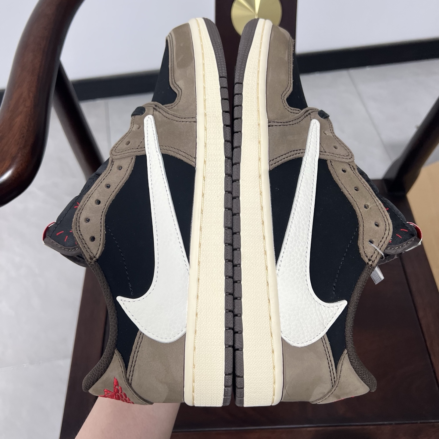 
老清远版本🔻强势归来 Travis Scott x Air Jordan 1 Low 倒钩低帮 1.0
