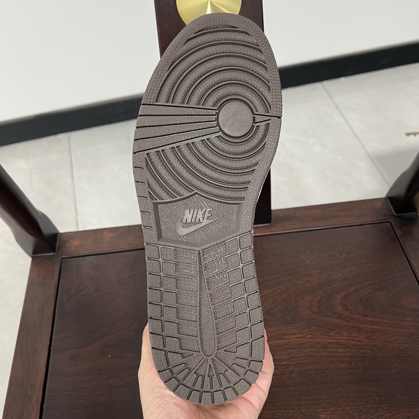 
老清远版本🔻强势归来 Travis Scott x Air Jordan 1 Low 倒钩低帮 1.0